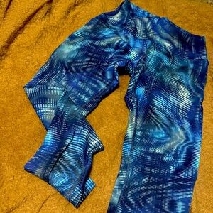 Lululemon blue funky pattern yoga leggings